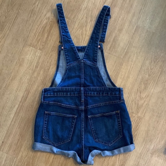 Old navy denim overall shorts - Picture 2 of 6